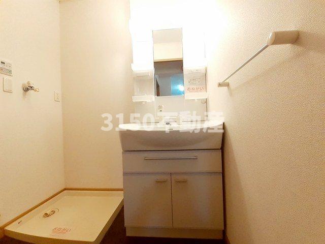 洗面設備　コンパクトで使いやすい洗面所