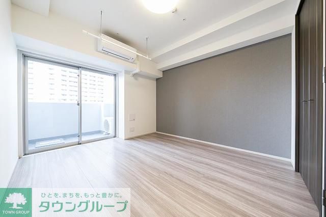 ミリアレジデンス新宿御苑の居間写真