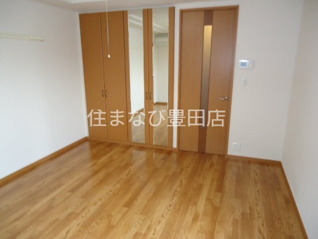 居室・リビング　同型別部屋写真