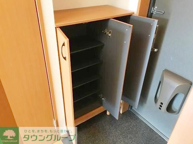 玄関　お問合せはタウンハウジングまで！※現地待合わせ相談可能