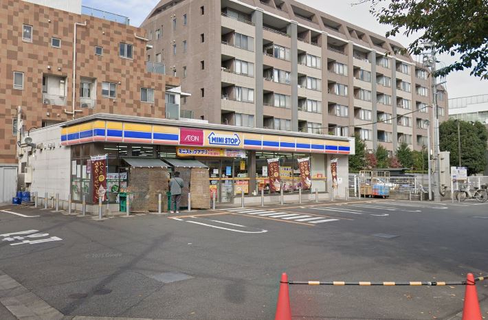 コンビニ　ミニストップ 武蔵野緑町店（コンビニ）まで323m