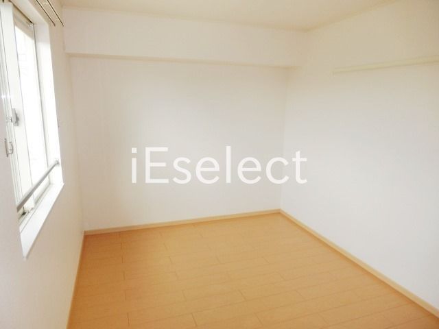 その他　北側の洋室になります。