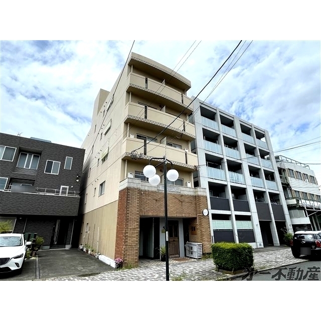 エントランス　建物外観