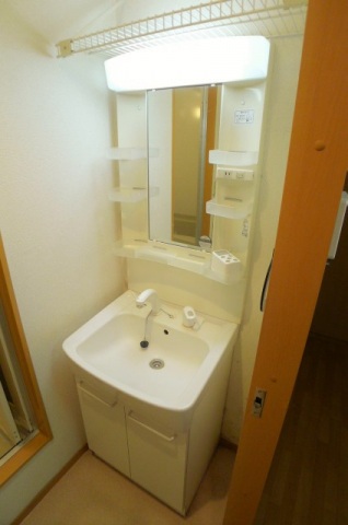 洗面設備　同タイプのお部屋の写真です。実際とは異なります。