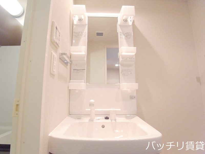 洗面設備　※室内写真は同型タイプの為、現状優先となります。