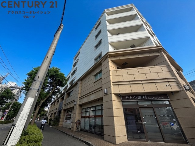 建物外観　オートロックで外部の人間が簡単に出入りできないため安心です。