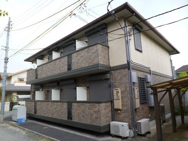 建物外観　高尾駅から徒歩圏内の場所です。