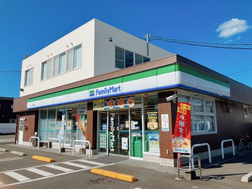 コンビニ　ファミリーマート 川内原田町店（コンビニ）まで475m