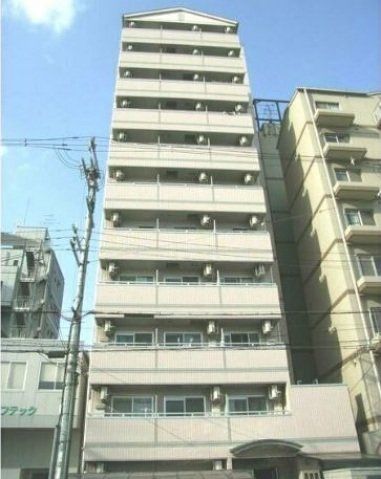 建物外観　駅近・11階建ての重厚な建物です。