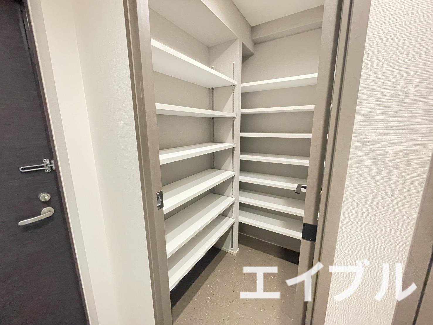玄関　シューズクローク