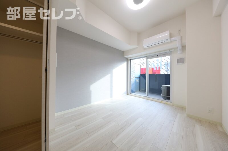 エステムコート名古屋グロースの居間写真