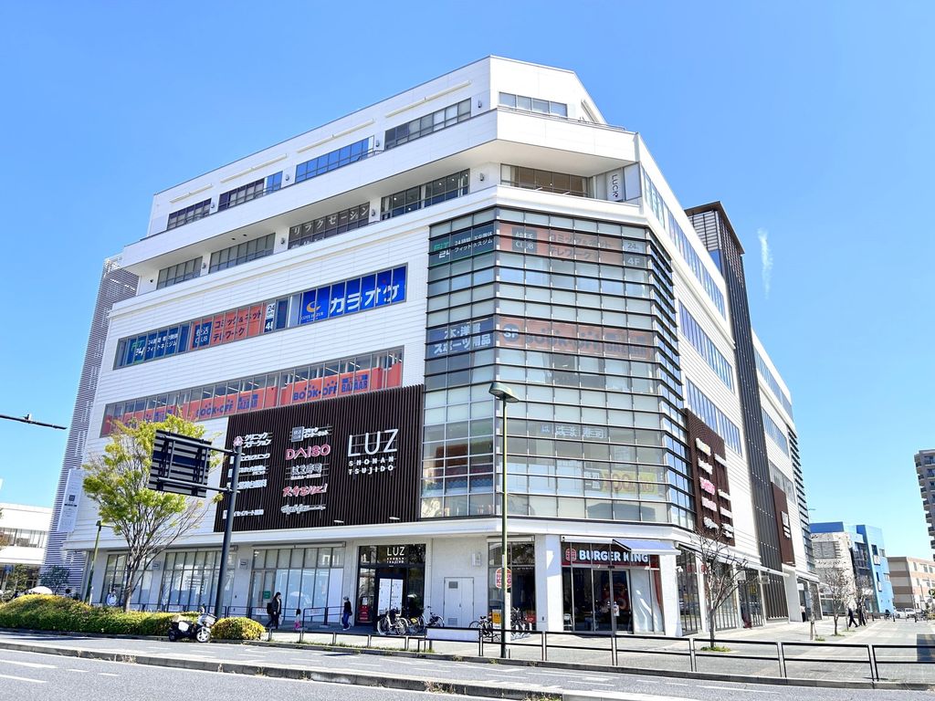 ショッピングセンター　Luz湘南辻堂（ショッピングセンター）まで390m