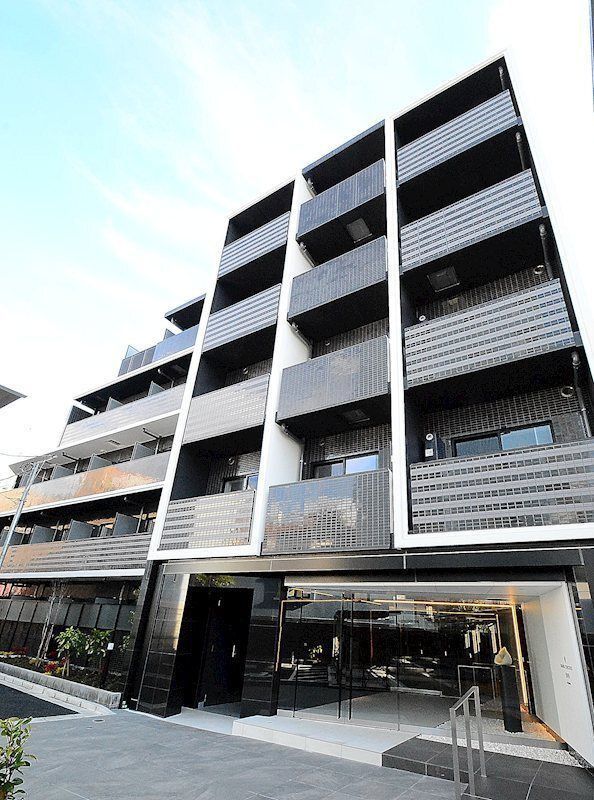 建物外観　鉄筋コンクリート造・総戸数は39戸です。