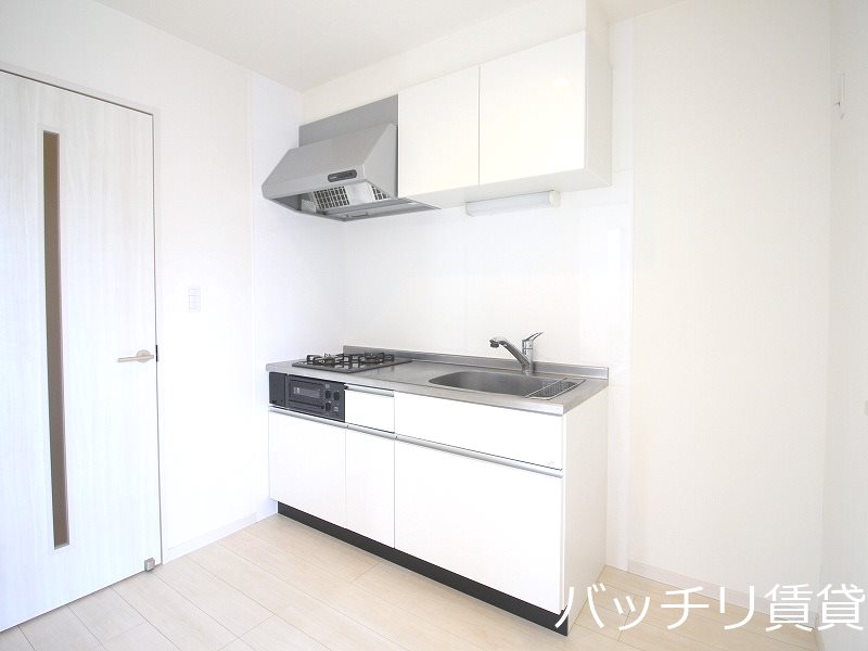 キッチン　同型タイプの為、現状を優先いたします