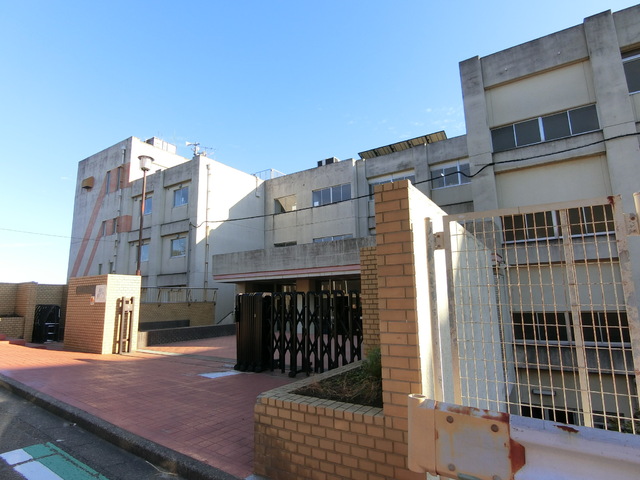小学校　高谷小学校（小学校）まで350m
