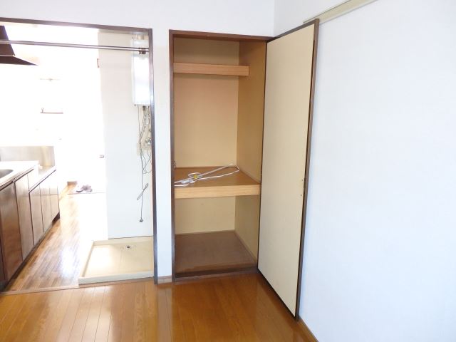 収納　奥行きのある収納