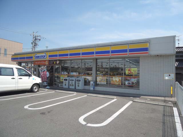 コンビニ　ミニストップ 八尾太田店（コンビニ）まで440m