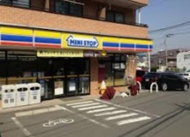 コンビニ　ミニストップ船橋駿河台店（コンビニ）まで1081m