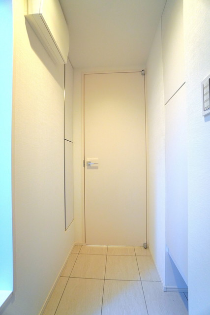 玄関　※写真は同タイプ住戸です。