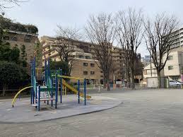 公園　平塚中央公園（公園）まで372m