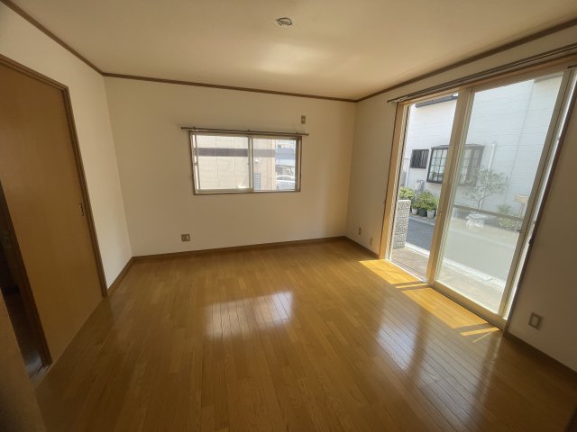 船寺通1丁目貸家の居間写真