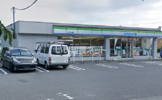 コンビニ　ファミリーマート 秦野ひらさわ店（コンビニ）まで822m