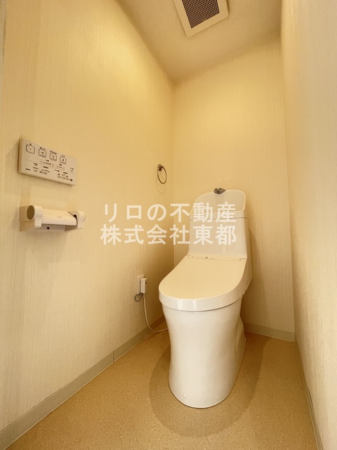 トイレ　洗浄・暖房便座付です！