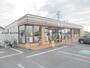 コンビニ　セブンイレブン鈴鹿中旭が丘1丁目店（コンビニ）まで672m