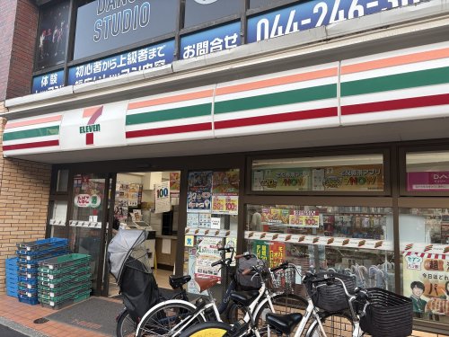 コンビニ　セブンイレブン 川崎北店（コンビニ）まで590m