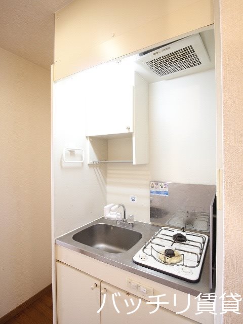 キッチン　画像は別号室イメージの為、現況を優先いたします。