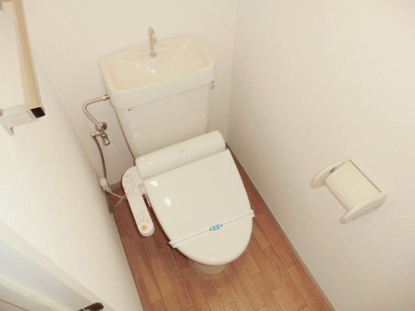 トイレ　ウォシュレット付きのトイレです♪