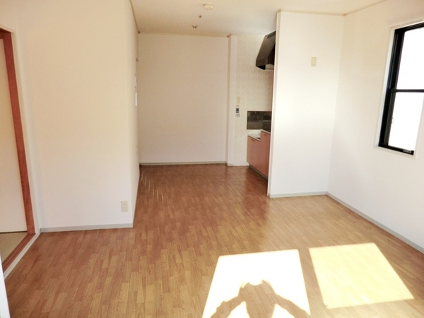 居室・リビング　角部屋住戸で過ごしやすくおすすめです！
