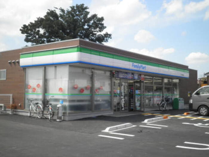 コンビニ　ファミリーマートさいたま蓮沼店（コンビニ）まで530m