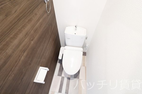 トイレ　同型タイプの写真になります　現状優先