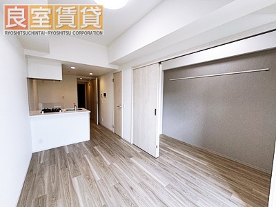 LiveFlat千種WESTの居間写真