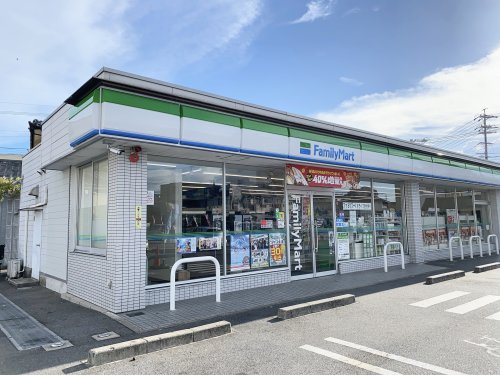 コンビニ　ファミリーマート 半田乙川店（コンビニ）まで54m