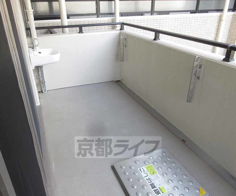 バルコニー　おおきなベランダあります！