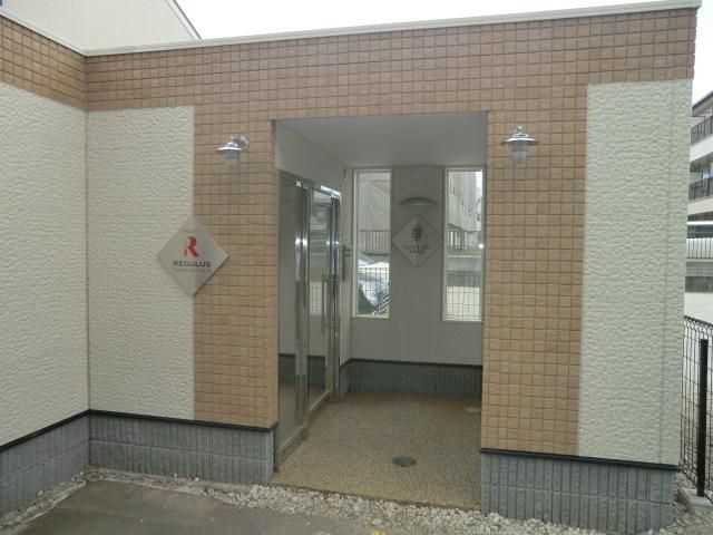 エントランス　エントランスポーチ