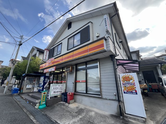 コンビニ　ヤマザキショップ（コンビニ）まで646m