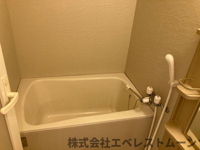 バス・シャワールーム　ゆったり過ごせるお風呂です