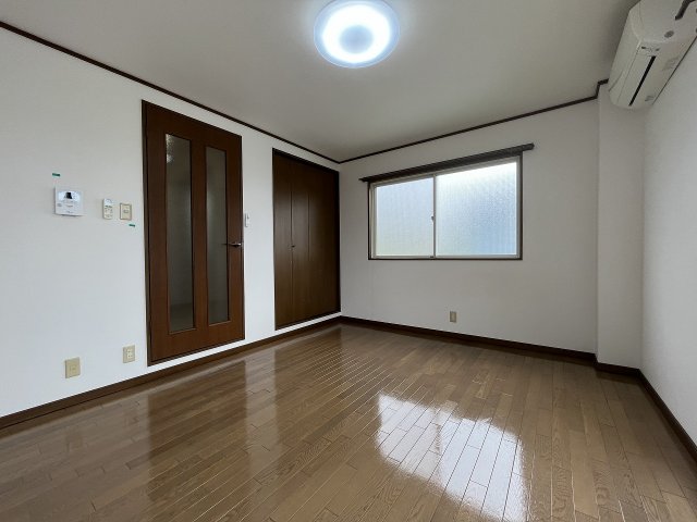 居室・リビング　ゆったりとした居間です