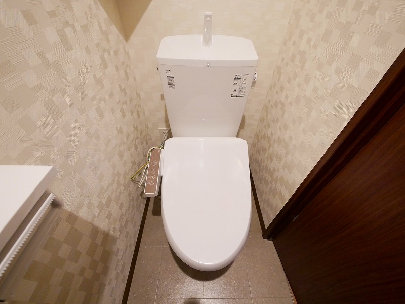 トイレ　清潔感のあるウォシュレット付きのトイレです♪
