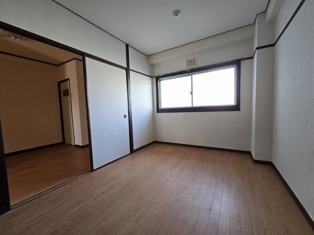 その他部屋・スペース　広くて明るい寝室