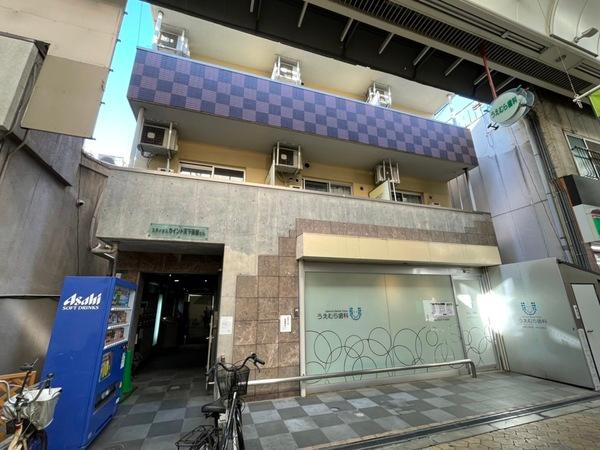 建物外観　商店街の中にございます