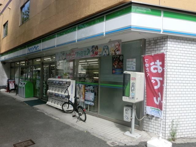 コンビニ　ファミリーマート（コンビニ）まで89m