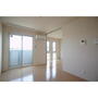 居室・リビング　高い天井の室内で随所に気遣いを感じます