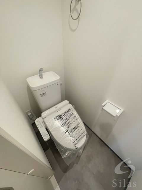 ＪＲ関西本線 平野駅 徒歩10分 3階建 新築のトイレ写真