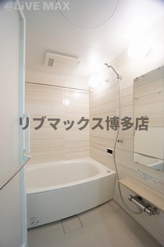 バス・シャワールーム　一日の疲れを癒すバスルームです★
