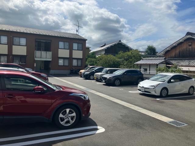 駐車場　駐車場