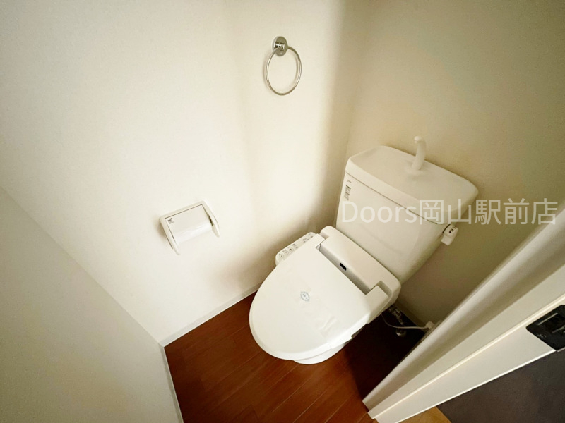 ＪＲ山陽本線 岡山駅 徒歩7分 6階建 築15年のトイレ写真